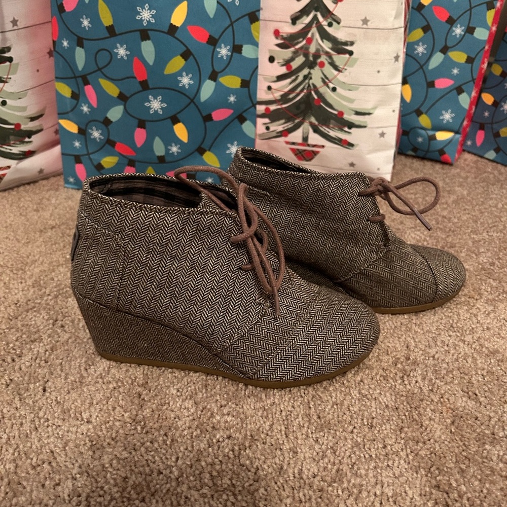 Toms Wedge Booties